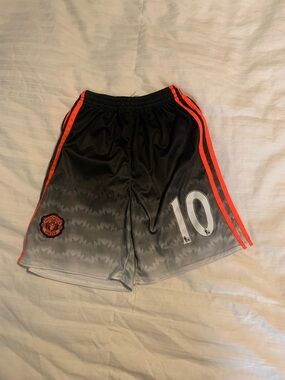 Manchester United Adidas Kids small shorts